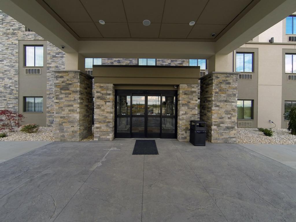 Sleep Inn & Suites Belmont - St. Clairsville Exterior photo