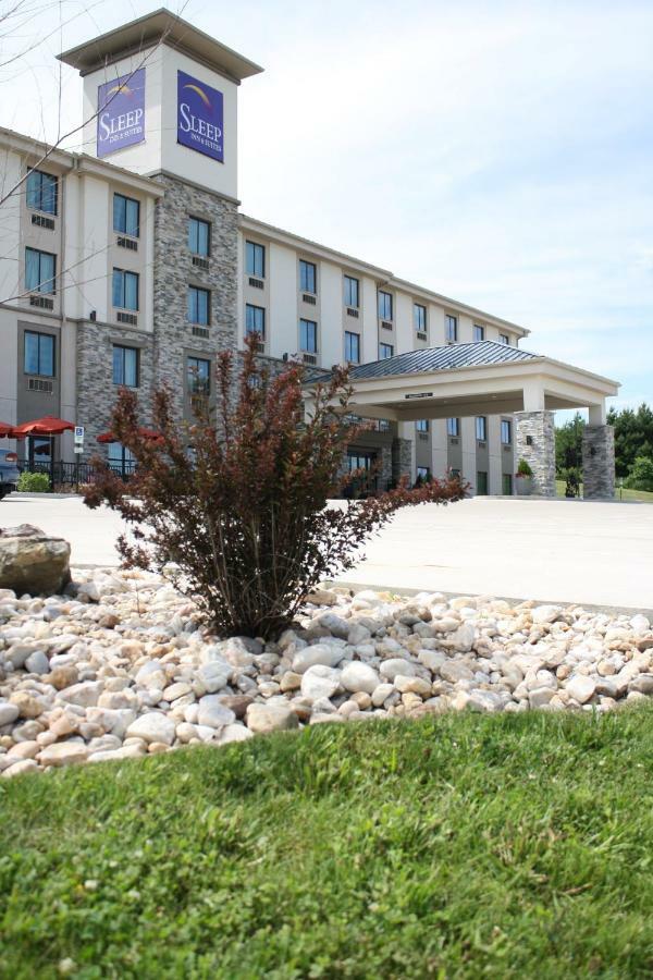 Sleep Inn & Suites Belmont - St. Clairsville Exterior photo